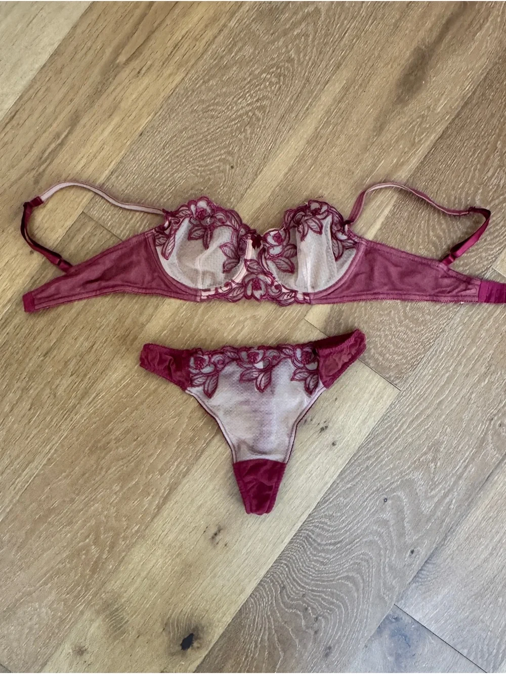 Victoria’s Secret Sheer Floral Embroidered Underwire Bra & Thong Panty Set 34C M